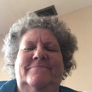 Meet your Posher, Lorrie